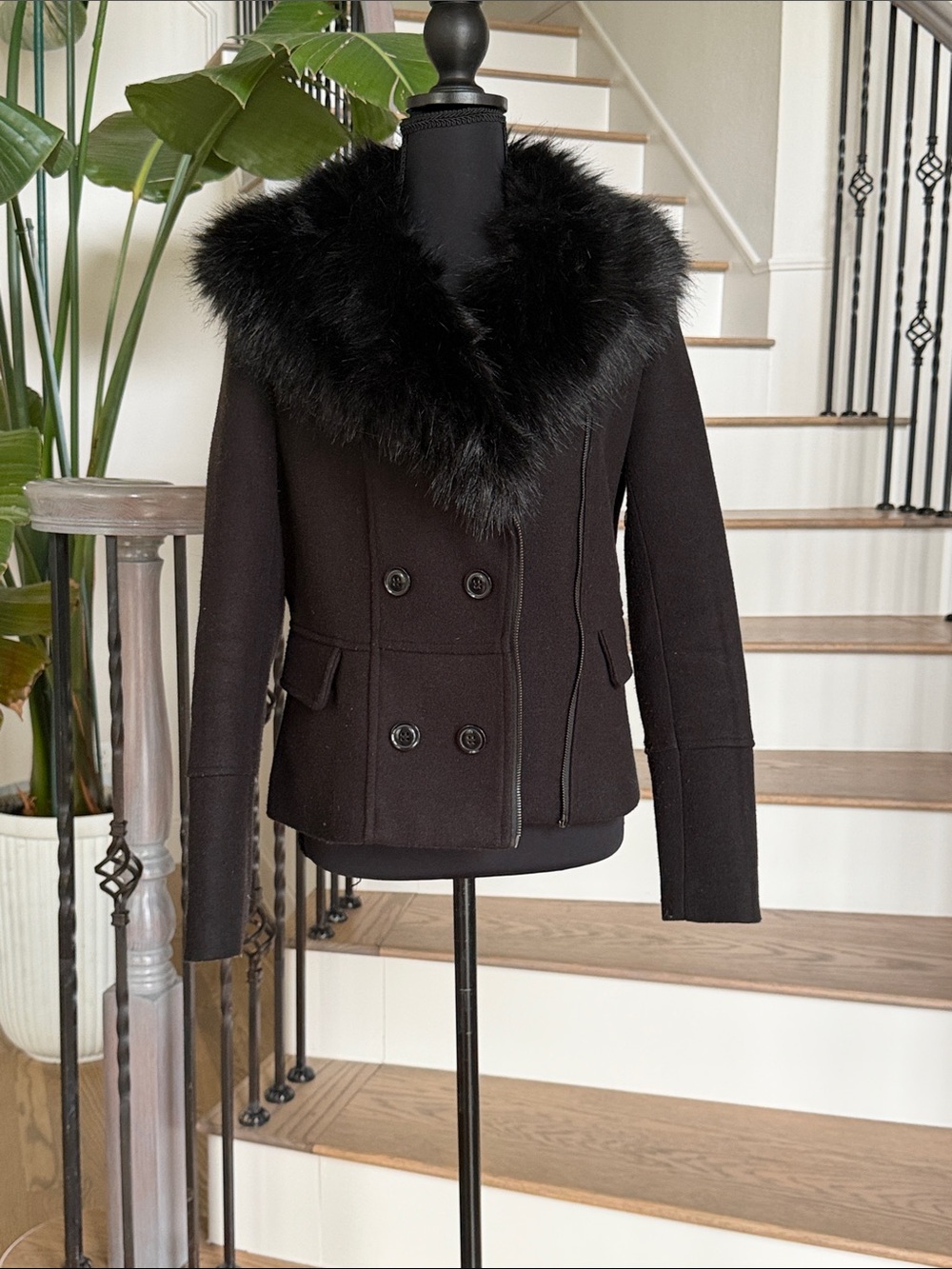 Fashion Nova Black Wool-Blend Double-Breasted Jacket Faux Fur Detachable Collar